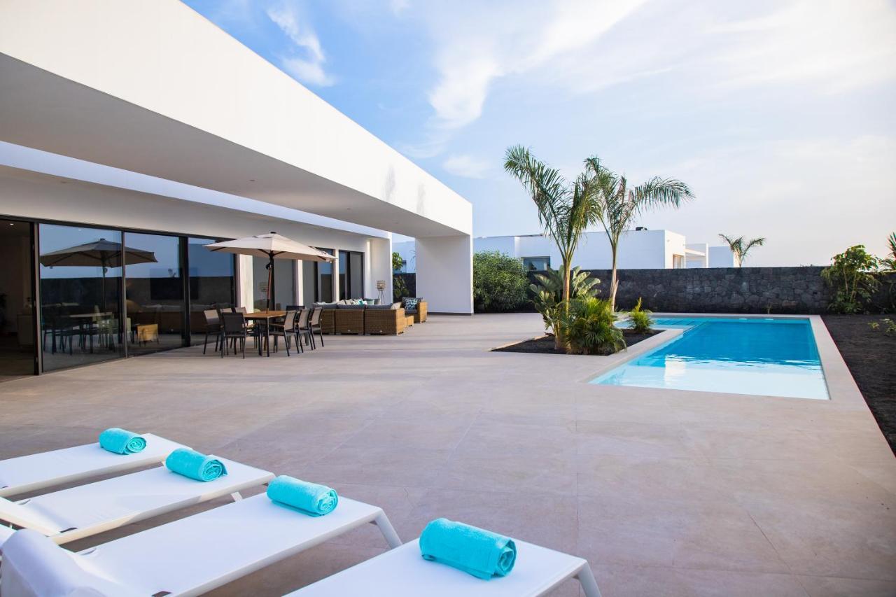 Villa Macan Тегисе Экстерьер фото