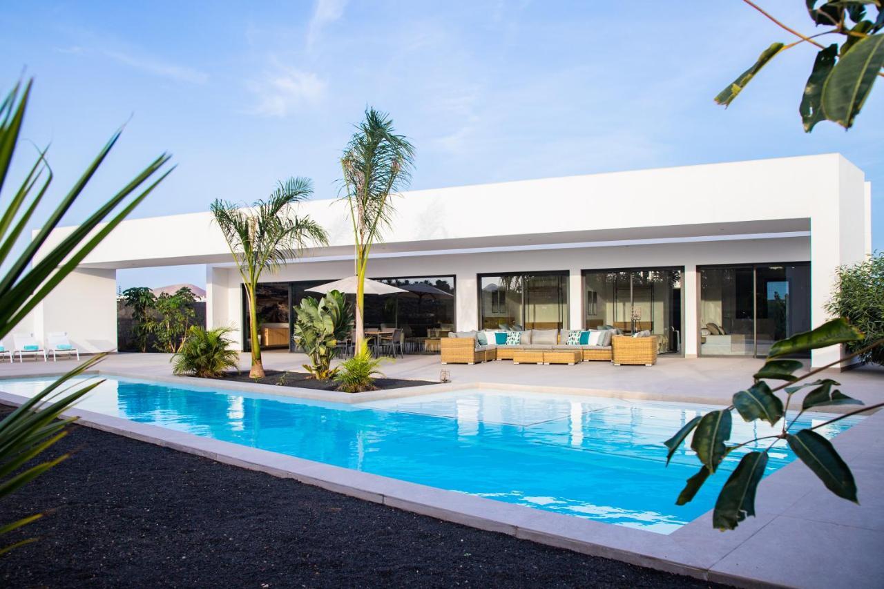 Villa Macan Тегисе Экстерьер фото