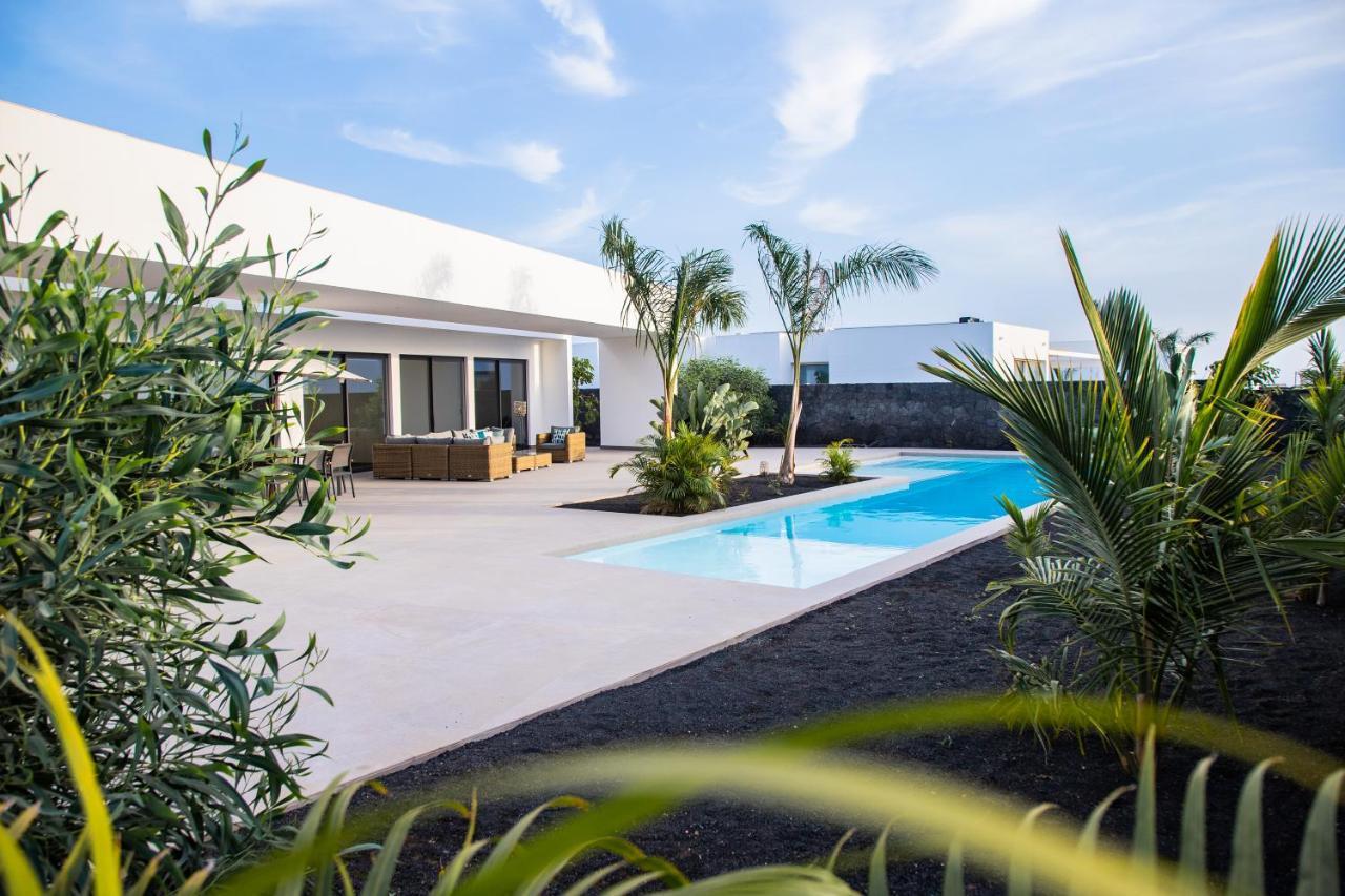 Villa Macan Тегисе Экстерьер фото